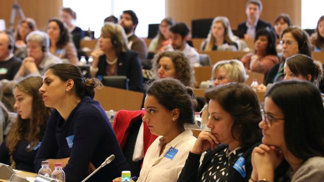 Uczestnicy konferencji w Parlamencie Europejskim współorganizowanej przez Kościół Jezusa Chrystusa Świętych w Dniach Ostatnich.