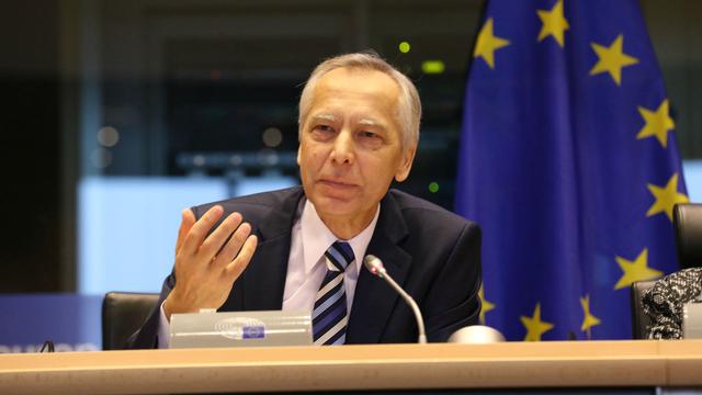 Jan Figel, specjalny wysłannik ds. upowszechniania idei wolności wyznania i przekonań poza Unią Europejską przemawia do zebranych na konferencji